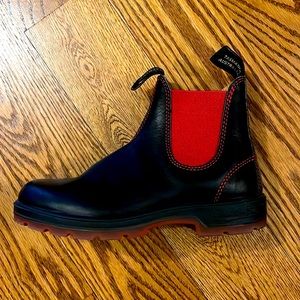 Blundstone Women’s Chelsea Boot, Red and Black with Two Tone Sole